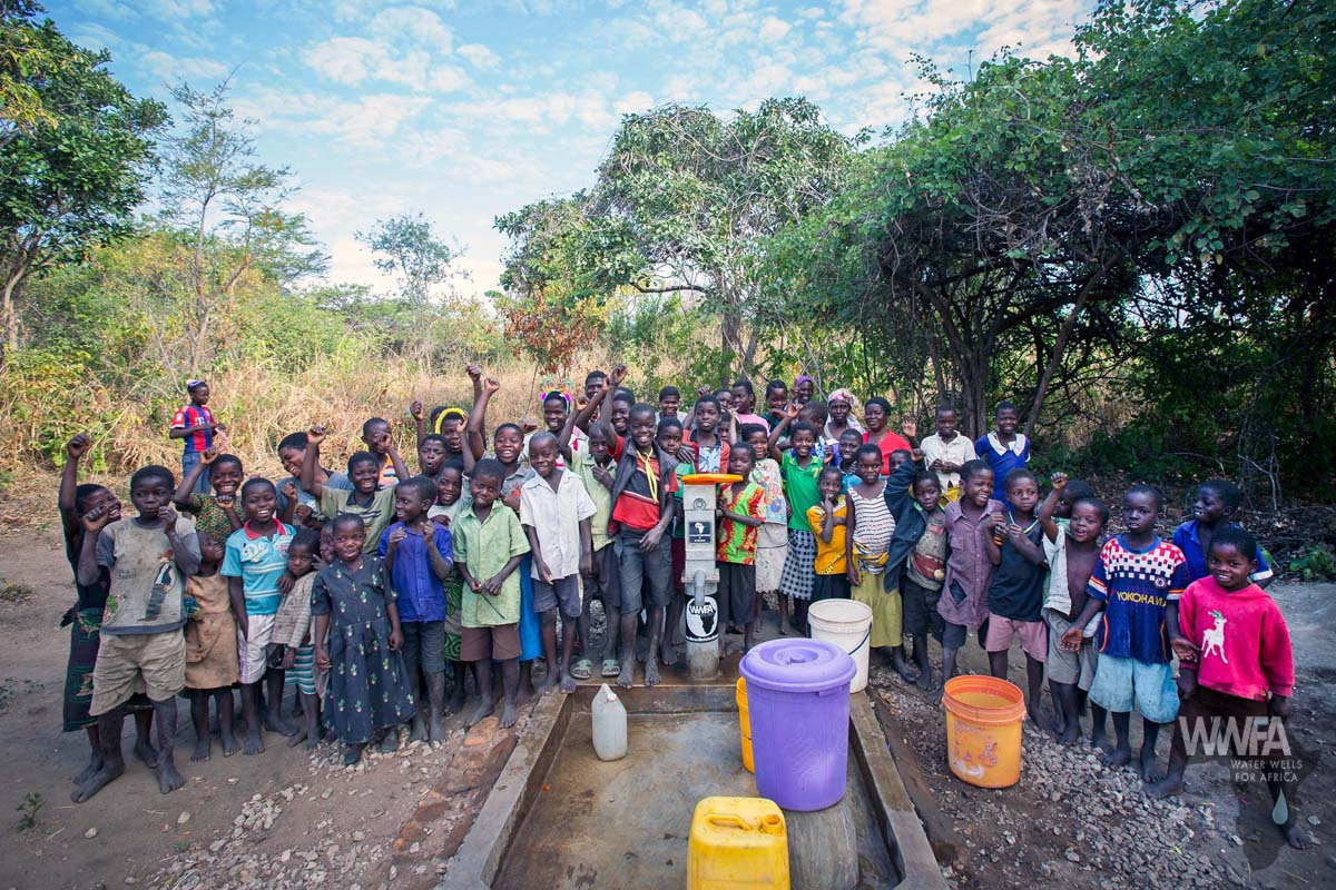 2017-Mwedini-nat-geo-well-village-celebration-1200